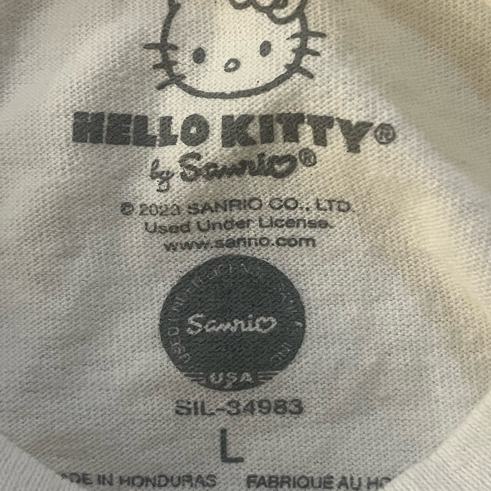 Hello Kitty Sanrio Tee Shirt Large - Picture 3 of 3